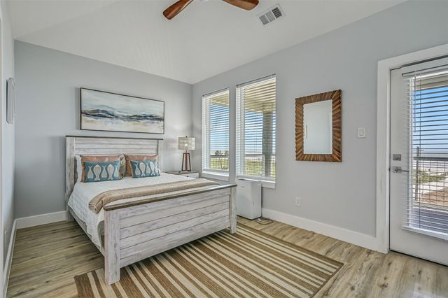 4003 11 Mile Road, Galveston, TX 77554