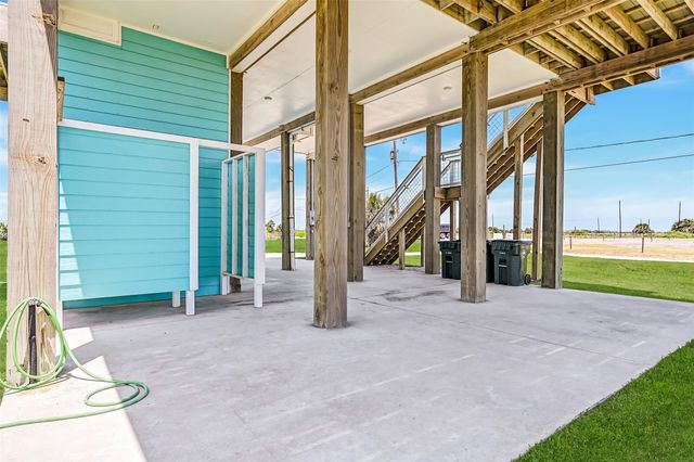 4003 11 Mile Road, Galveston, TX 77554