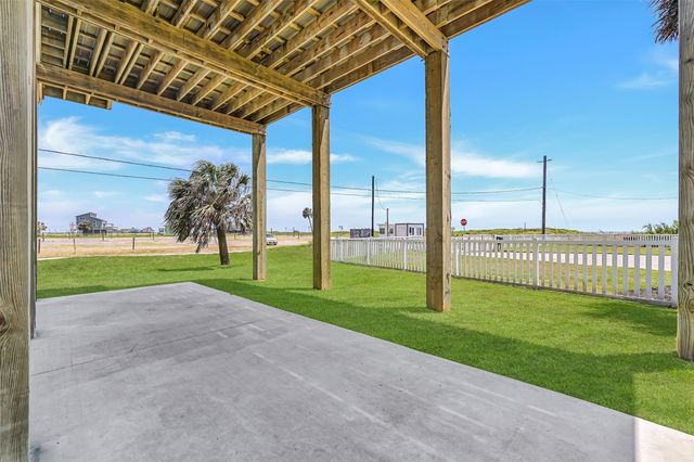 4003 11 Mile Road, Galveston, TX 77554