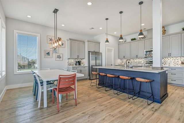 4003 11 Mile Road, Galveston, TX 77554