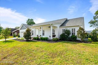 262 Bluff Trace, Jacksboro, TN 37757
