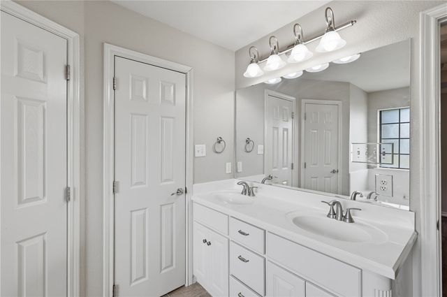 901 Crystal Dove Avenue, College Station, TX 77845