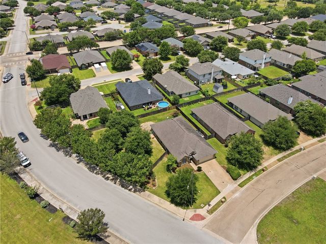 901 Crystal Dove Avenue, College Station, TX 77845