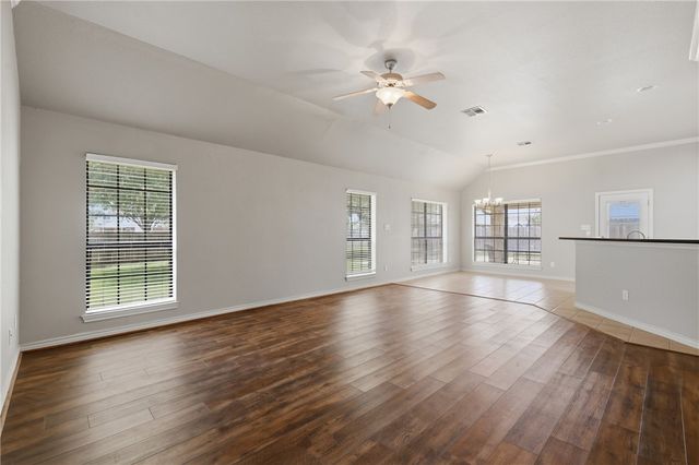 901 Crystal Dove Avenue, College Station, TX 77845
