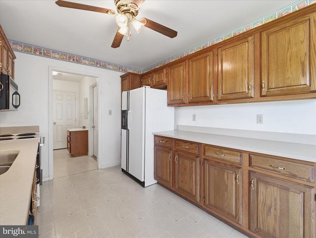 1741 WISTERIA DRIVE, Chambersburg, PA 17202