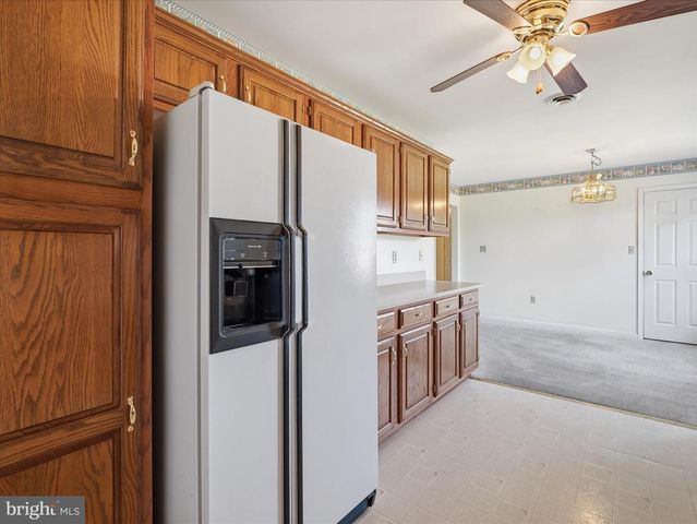 1741 WISTERIA DRIVE, Chambersburg, PA 17202