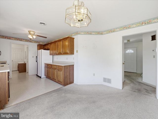 1741 WISTERIA DRIVE, Chambersburg, PA 17202