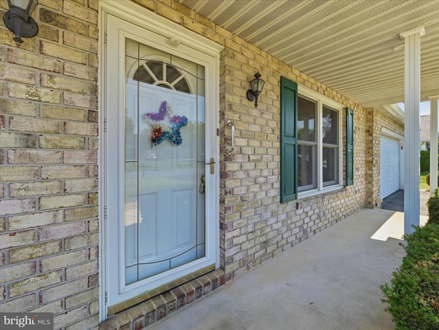1741 WISTERIA DRIVE, Chambersburg, PA 17202