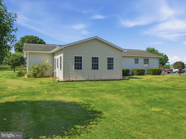 1741 WISTERIA DRIVE, Chambersburg, PA 17202