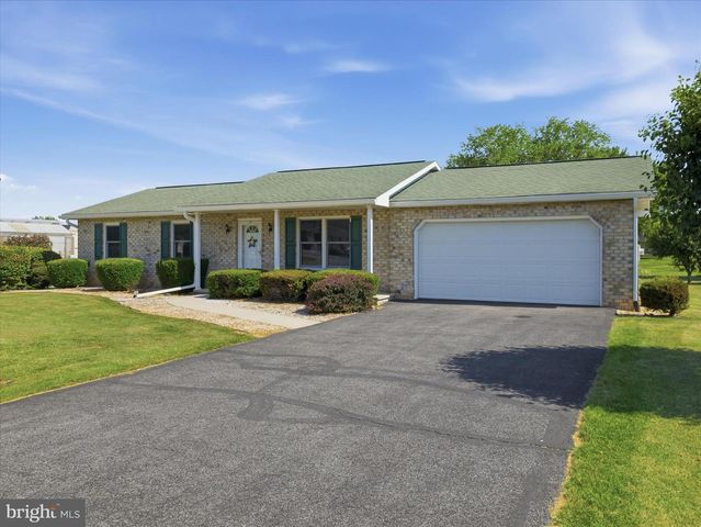 1741 WISTERIA DRIVE, Chambersburg, PA 17202