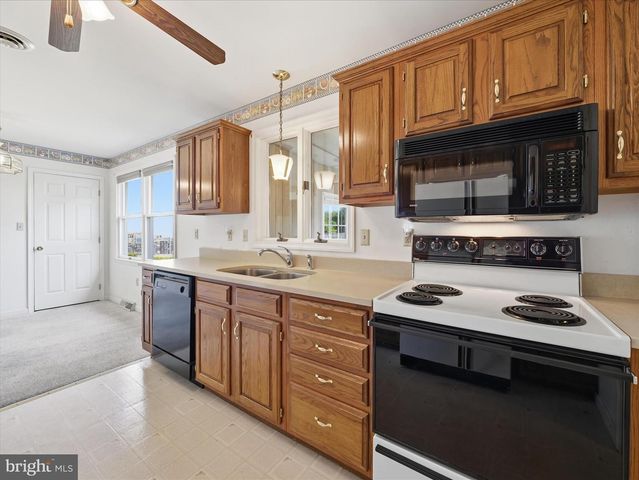 1741 WISTERIA DRIVE, Chambersburg, PA 17202