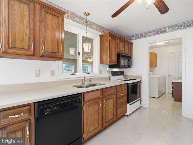 1741 WISTERIA DRIVE, Chambersburg, PA 17202
