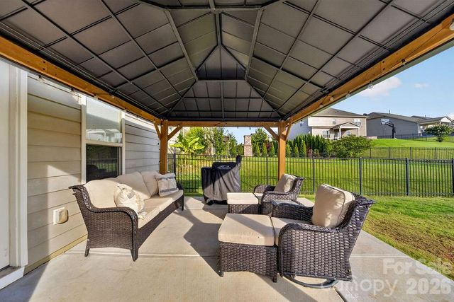 11033 Crane Creek Drive, Charlotte, NC 28278