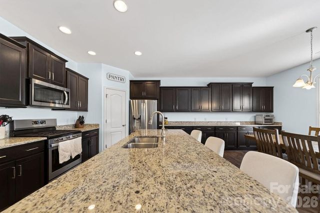 11033 Crane Creek Drive, Charlotte, NC 28278