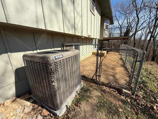 108 Harper Drive, Anderson, MO 64831