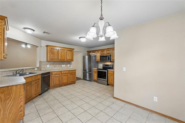 1909 Bradford Way, Edmond, OK 73003