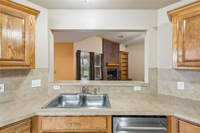 1909 Bradford Way, Edmond, OK 73003