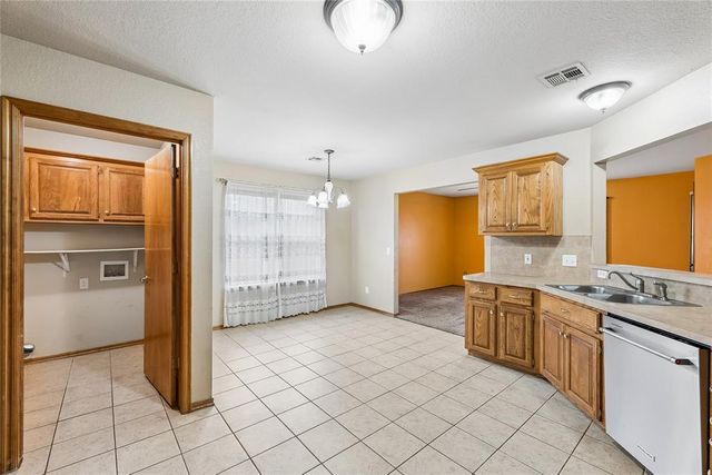 1909 Bradford Way, Edmond, OK 73003