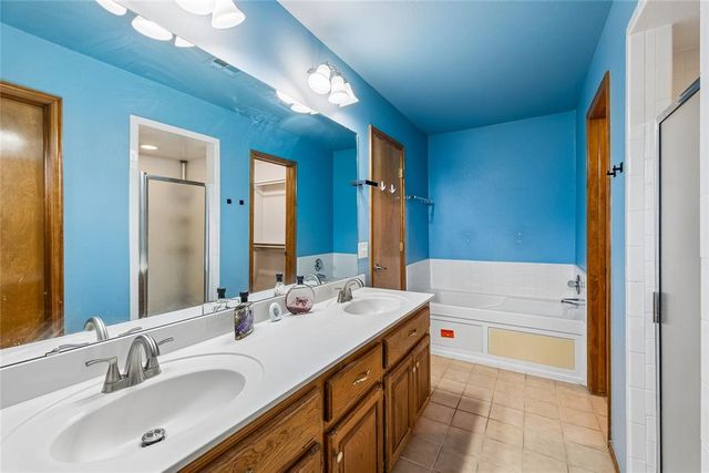 1909 Bradford Way, Edmond, OK 73003