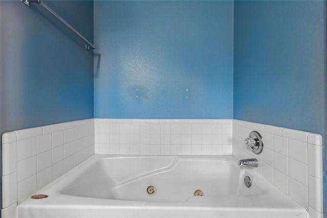1909 Bradford Way, Edmond, OK 73003