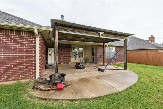 1909 Bradford Way, Edmond, OK 73003