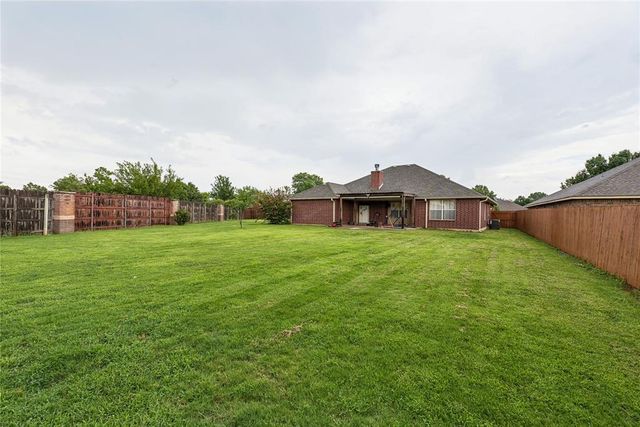 1909 Bradford Way, Edmond, OK 73003