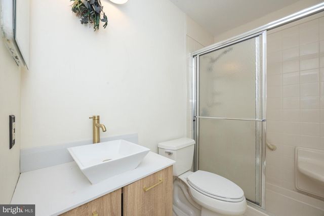 85 PINEWOOD DR, Hamilton, NJ 08690