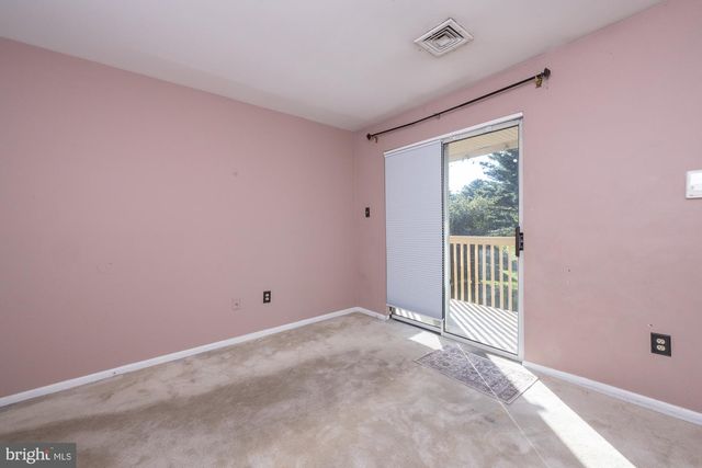 85 PINEWOOD DR, Hamilton, NJ 08690