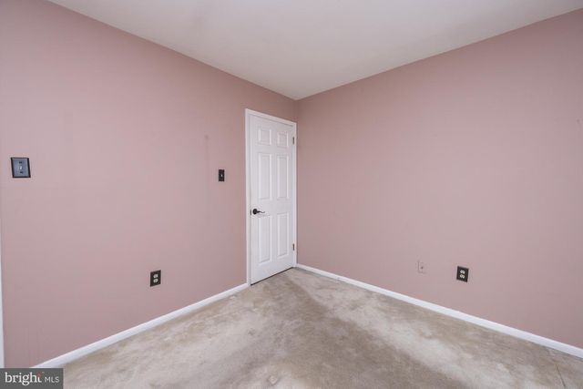 85 PINEWOOD DR, Hamilton, NJ 08690