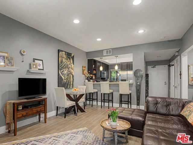 8675 Falmouth Avenue 110, Playa Del Rey (los Angeles), CA 90293