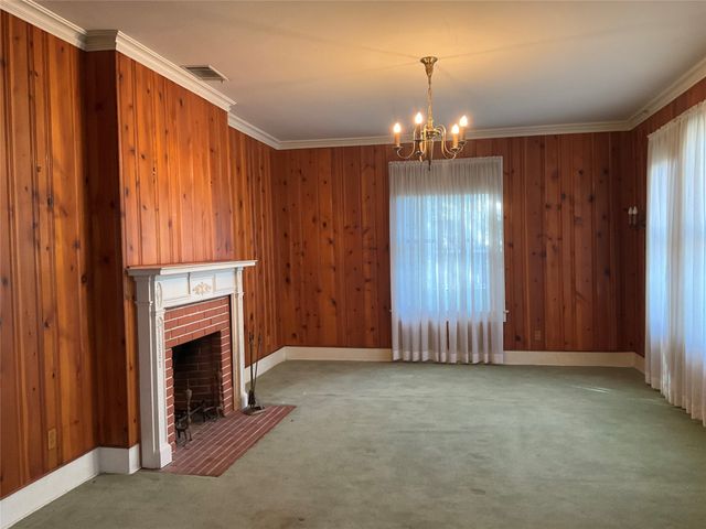 1303 W 3rd Avenue, Corsicana, TX 75110