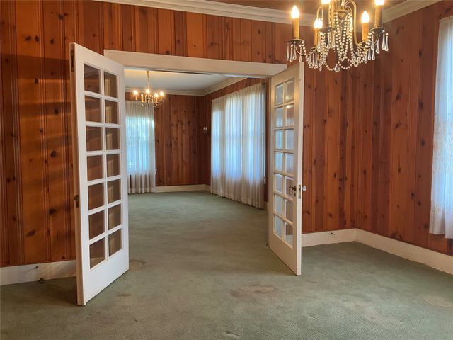 1303 W 3rd Avenue, Corsicana, TX 75110