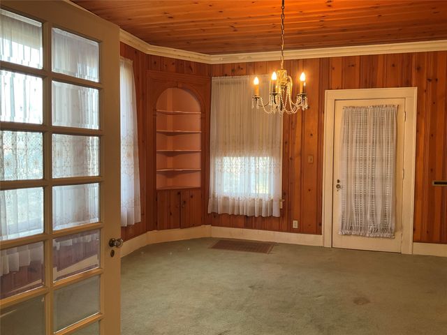 1303 W 3rd Avenue, Corsicana, TX 75110