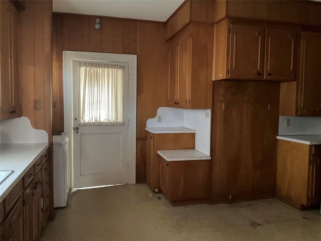 1303 W 3rd Avenue, Corsicana, TX 75110