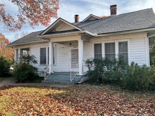 1303 W 3rd Avenue, Corsicana, TX 75110