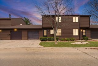 2111 Sunview Drive 2111, Champaign, IL 61821