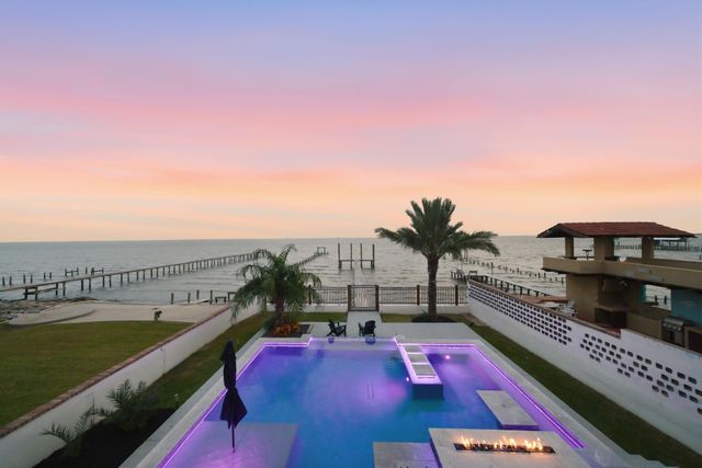 1918 Todville Road, Seabrook, TX 77586