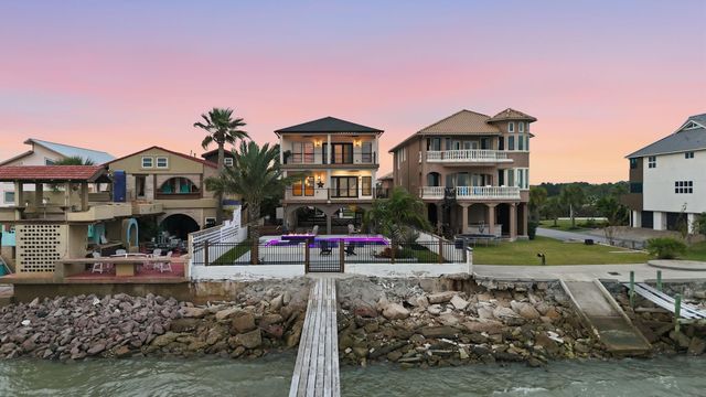 1918 Todville Road, Seabrook, TX 77586