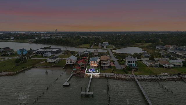 1918 Todville Road, Seabrook, TX 77586