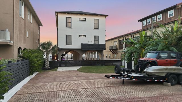 1918 Todville Road, Seabrook, TX 77586