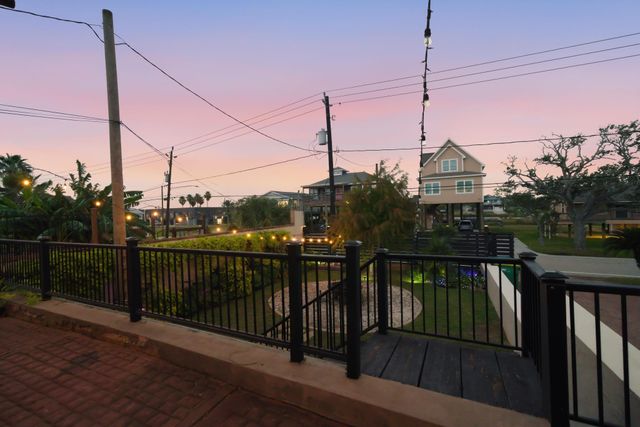 1918 Todville Road, Seabrook, TX 77586