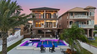 1918 Todville Road, Seabrook, TX 77586