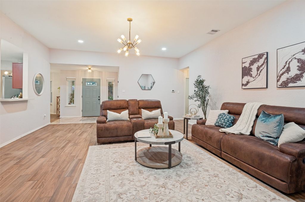 2021 Clearwater Trail, Carrollton, TX 75010 — photo 5