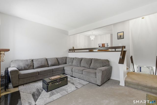 246 Metacomet Drive 246, Meriden, CT 06450