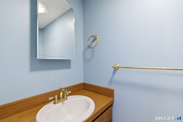 246 Metacomet Drive 246, Meriden, CT 06450