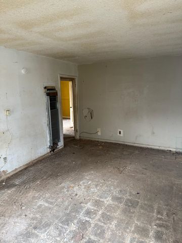 427 W BROOKS RD, Memphis, TN 38109