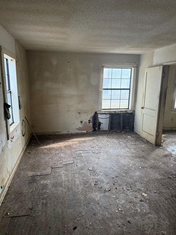 427 W BROOKS RD, Memphis, TN 38109