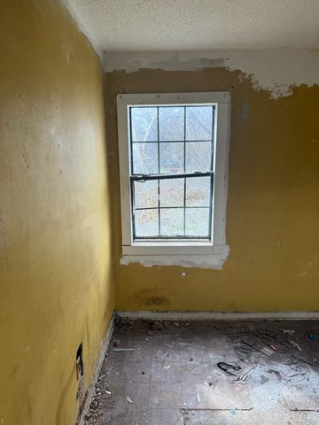 427 W BROOKS RD, Memphis, TN 38109