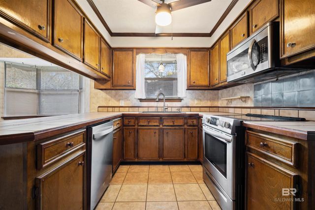 106 Lively Circle, Daphne, AL 36526
