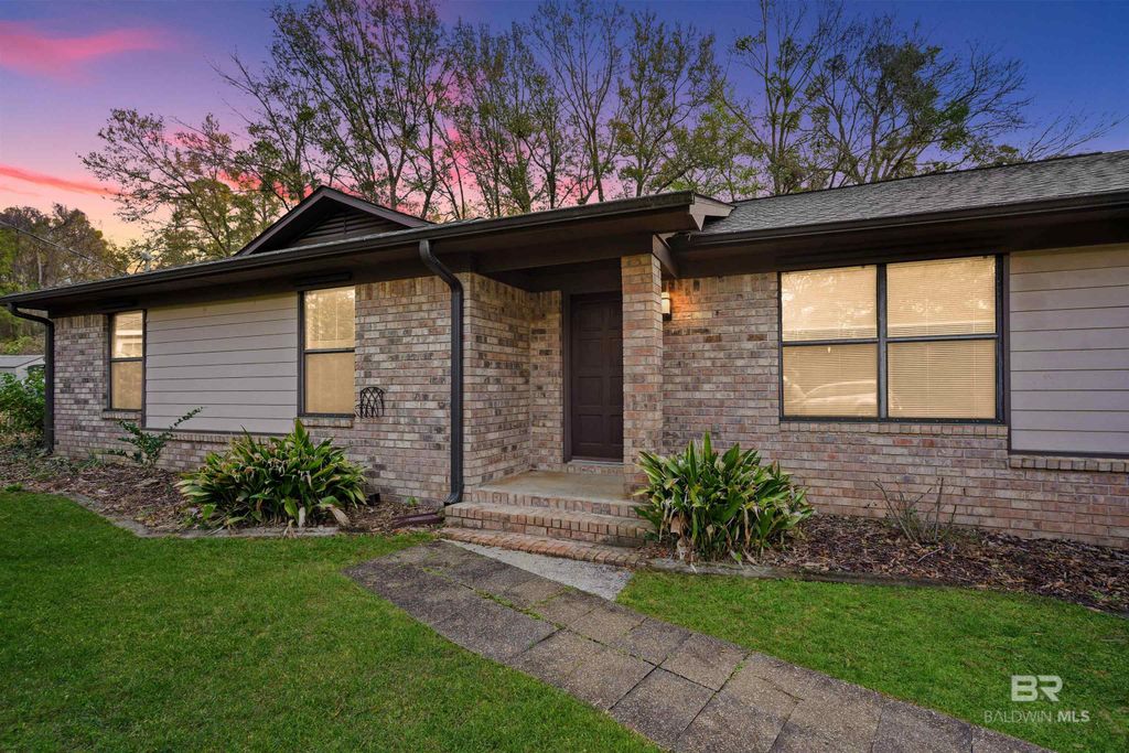 106 Lively Circle, Daphne, AL 36526